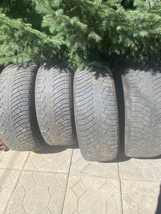 Продам зимние шины Michelin