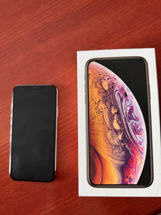 iPhone Xs 64GB златист
