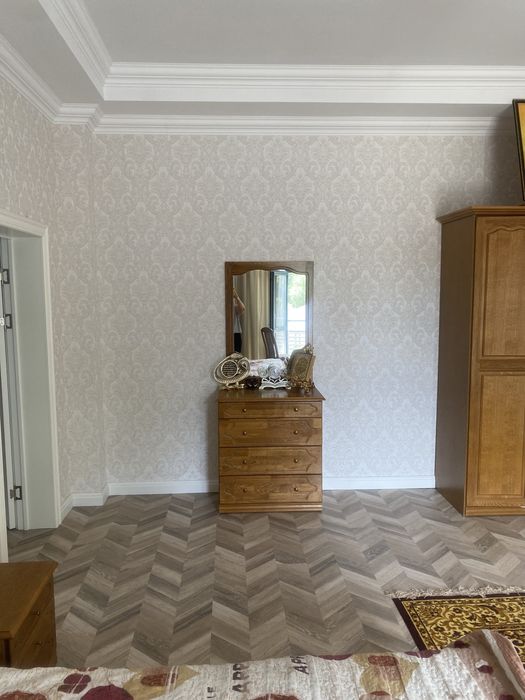 Стол , спальный гарнитур