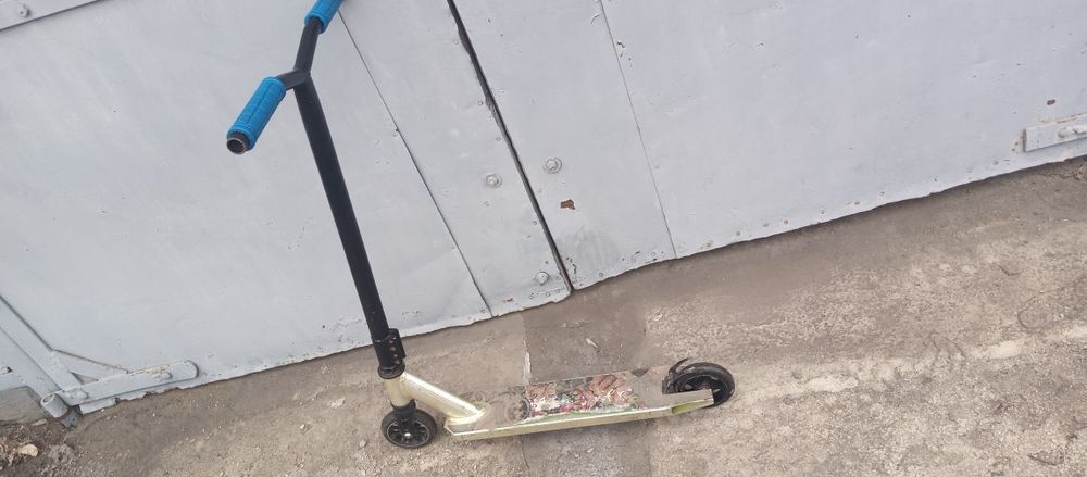 Трюковой самокат