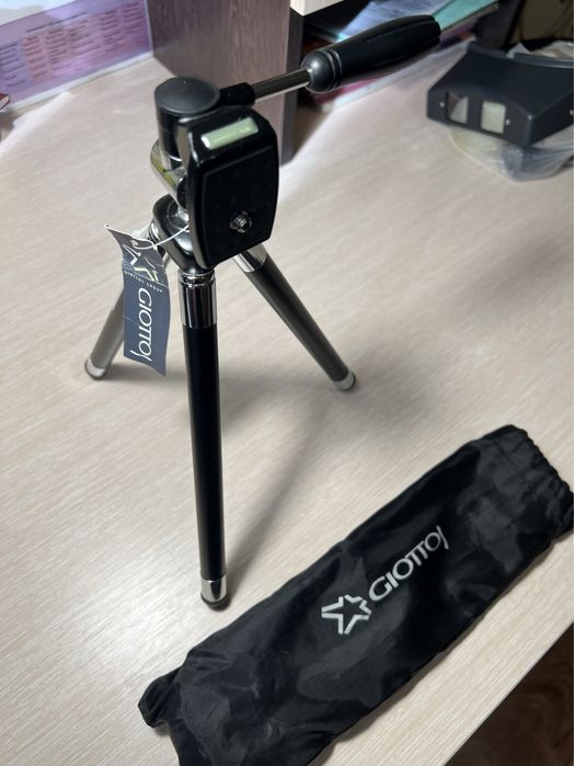 Штатив Giottos .
