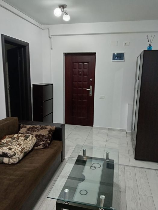 Inchiriez garsoniera dubla