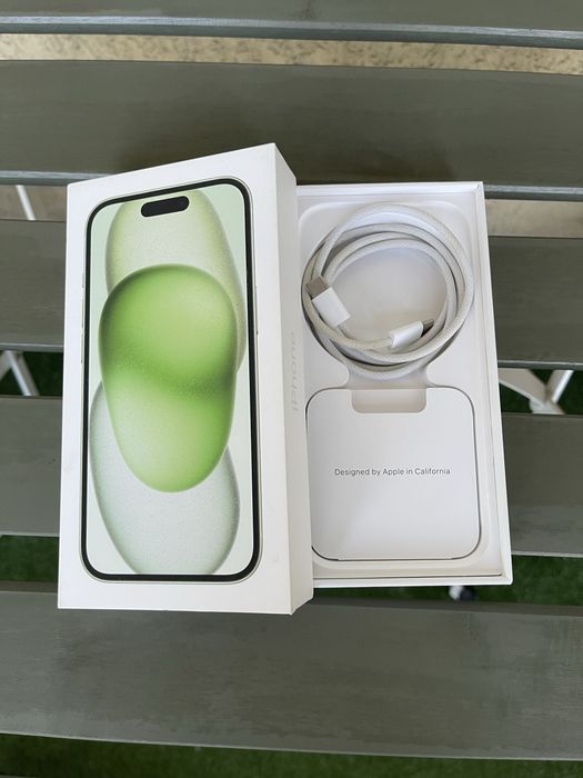 iPhone 15 128GB Green / Отлично състояние / Кутия