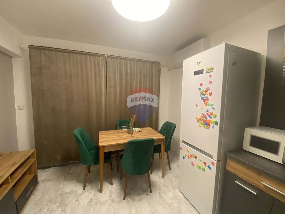 Продава се Четиристаен апартамент в Варна, Червен площад - 80 кв.м за 1581 €/кв.м - Снимка #4