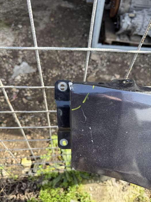 Ляв калник за Ауди AUDI A8 D3 със забележка ном 36