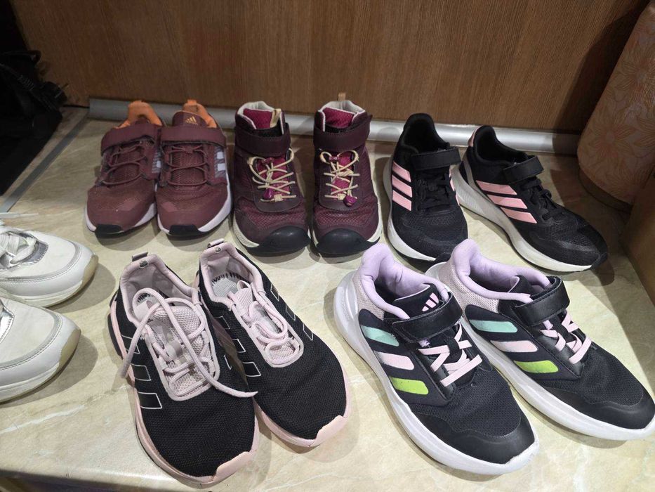 Оригинални маратонки 35 Adidas.Karl lagerfeg. Keen