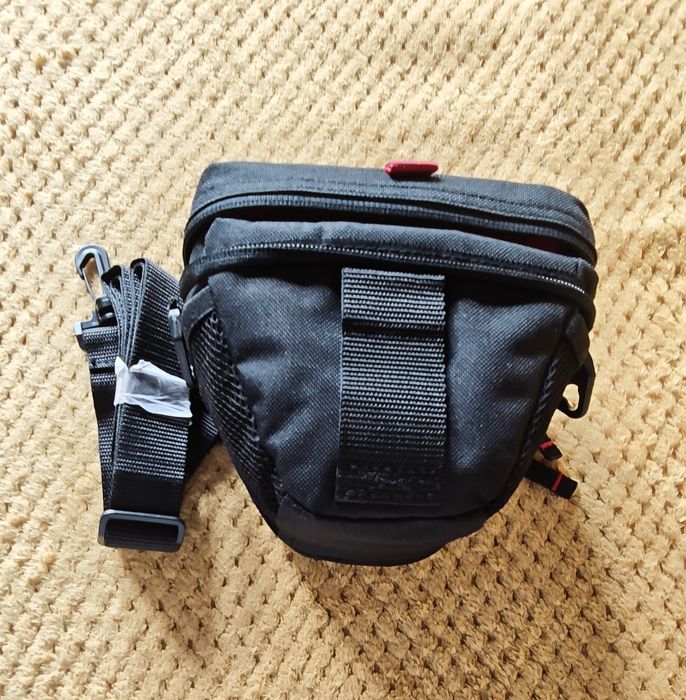 Чисто нов калъф за фотоапарат или камера.