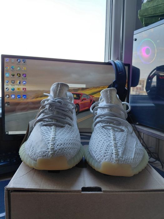 Обувки Adidas Yeezy Boost 350 V2