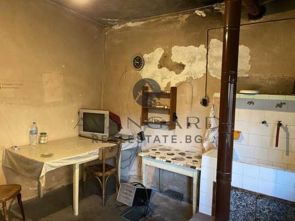 оф.11882 Къща в Центъра на с.Войводиново