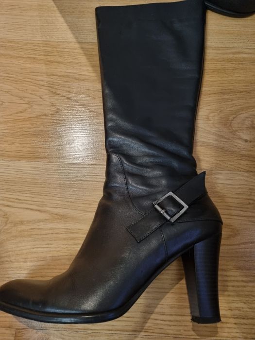 Продавам дамски ботуши