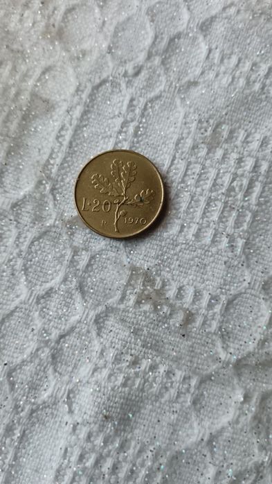 Vând moneda de 20 lire din Italia din 1970