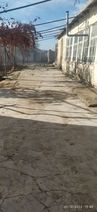 Uy sotiladi 20 so'tig'li uy srochna narxini kelishamiza kelishtiramiz