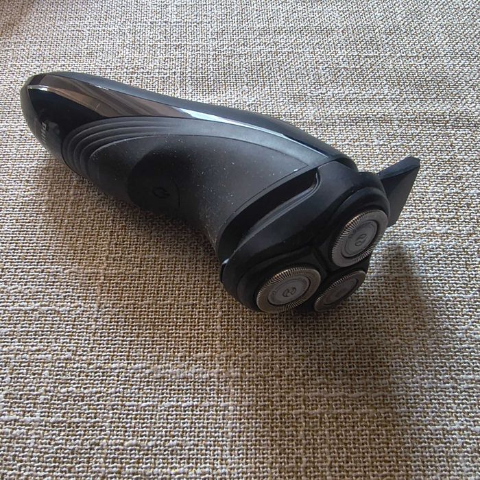 Aparat de bărbierit electric uscat Philips S1520/04
