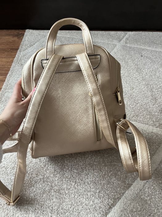 Златист Раница  с аксеоари