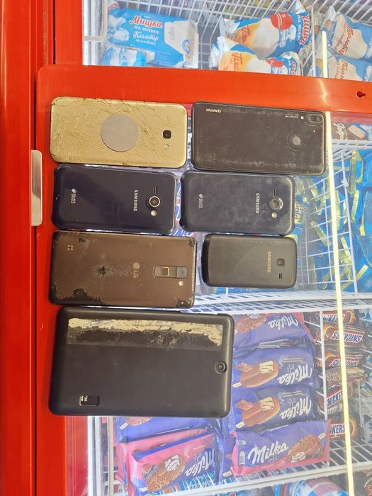 Продаю телефоны на запчасти