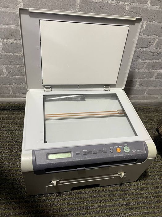 Продаётся принтир и ксерокопия аппарат