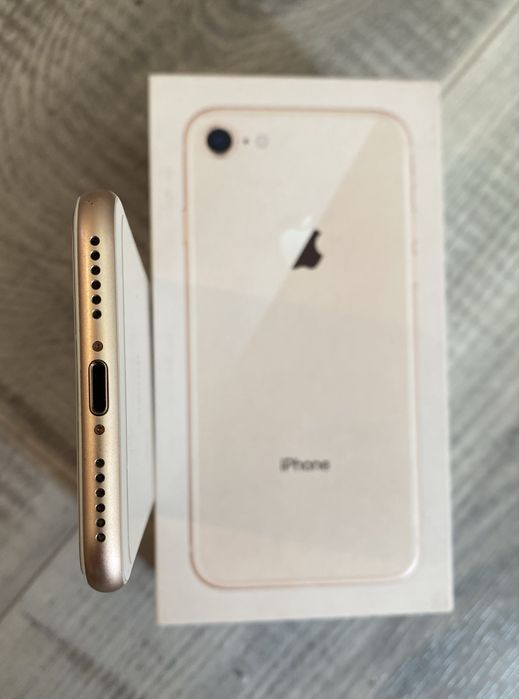 Продам Iphone 8