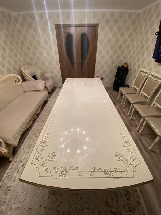 Продам большой стол