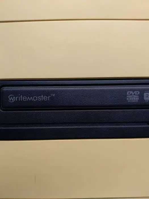 Компютър -настолен