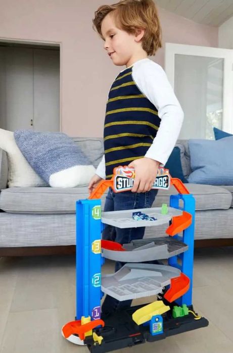Гараж для машинок Hot Wheels четырехэтажный GNL70 ХОТ ВИЛС
