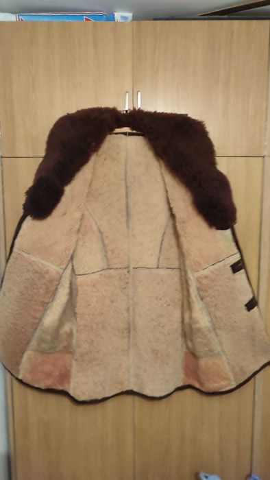 Кожух от естествена кожа.