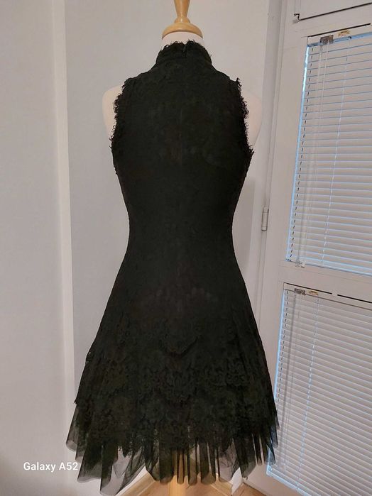 Дизайнерска вечерна рокля  на Модна къща Betsy Adams