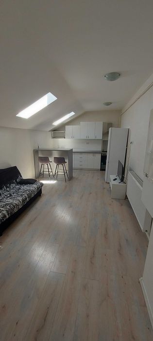 Închiriez apartament 2 camere (mansarda)
