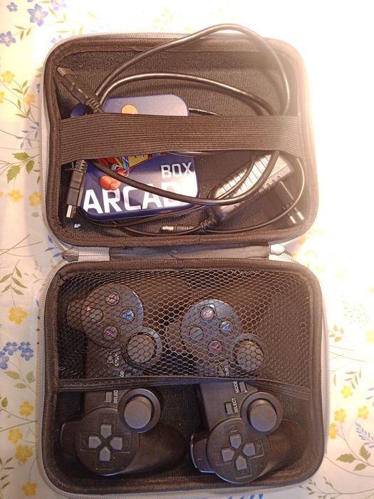 Игровая приставка на телевизор