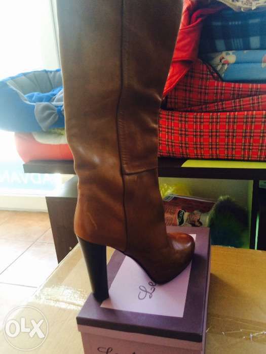 Cizme noi ( încălțate o singura data) Le chat botte...