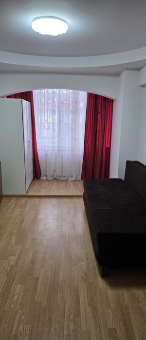 Inchiriez apartament 3 camere+garaj