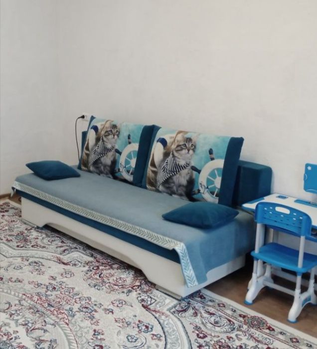 Продам диван четырех местный