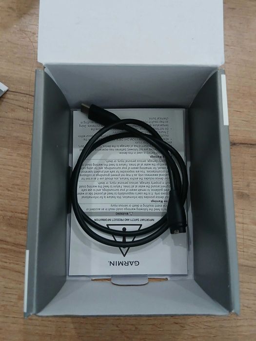 Часовник GARMIN Venu 3S