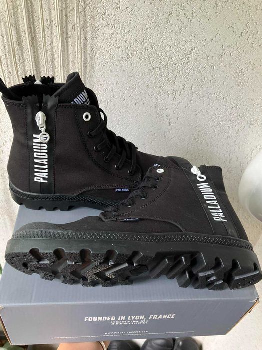 Palladium туристически обувки, чисто нови, цвят черен, номер 39.5