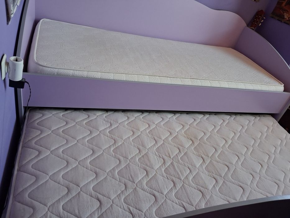 Легло тип сандвич, част от обзавеждане на детска стаея