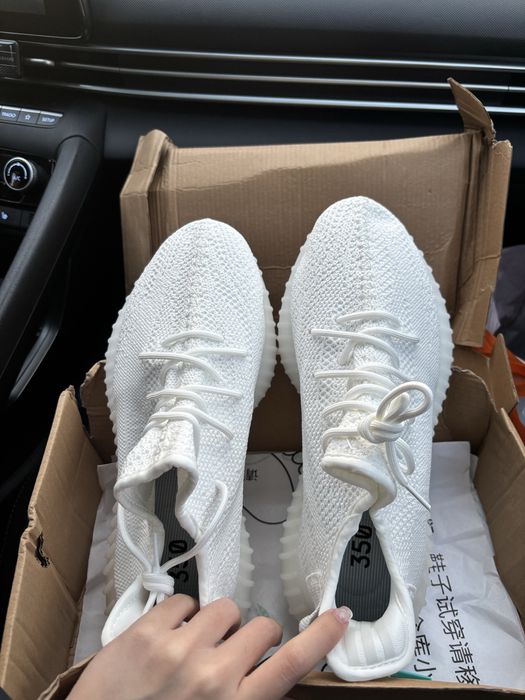Белые кеды yeezy изи