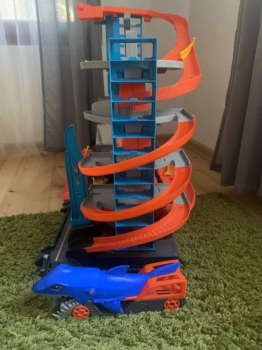 Писта Hot Wheels Ultimate Garage
