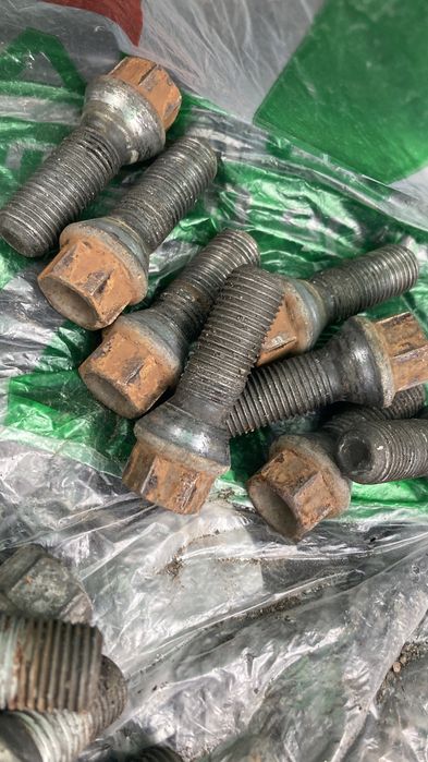 vand 4buc distantiere+30prezoane BMW X3 H&R Germania cititi descrierea