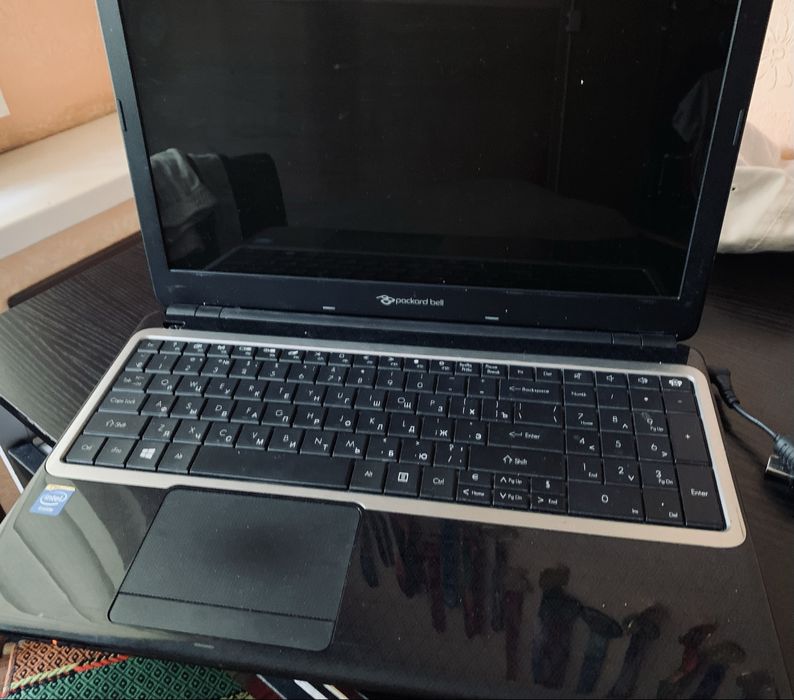 Ноутбук Packard Bell (Intel Celeron / 4GB) в среднем состоянии