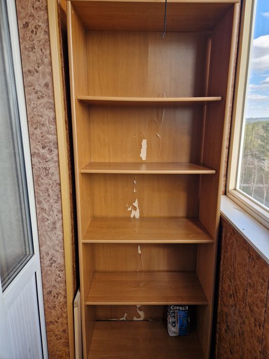 Отдам даром диван и полки