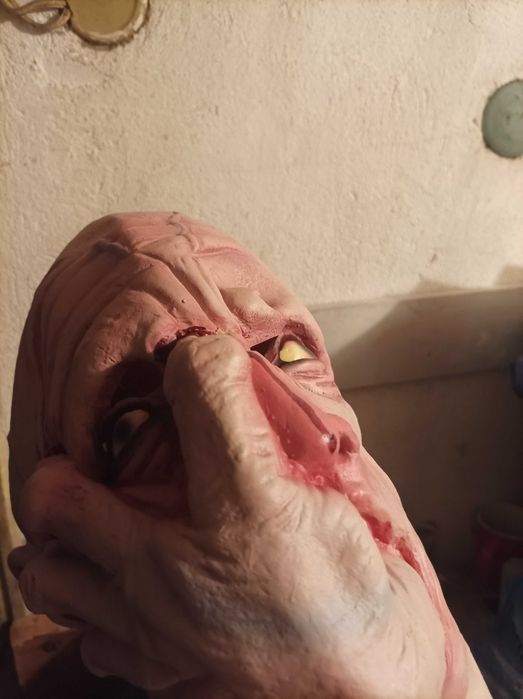 Реалистични латексови маски