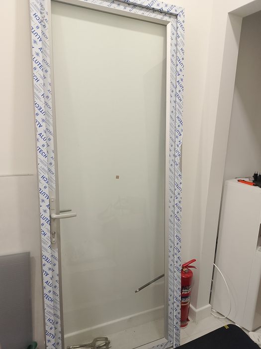 Дверь, высота 218см, ширина 87см