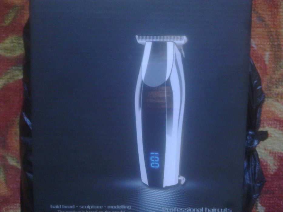 Соч оладиган машинкани инструментлари сотилади.