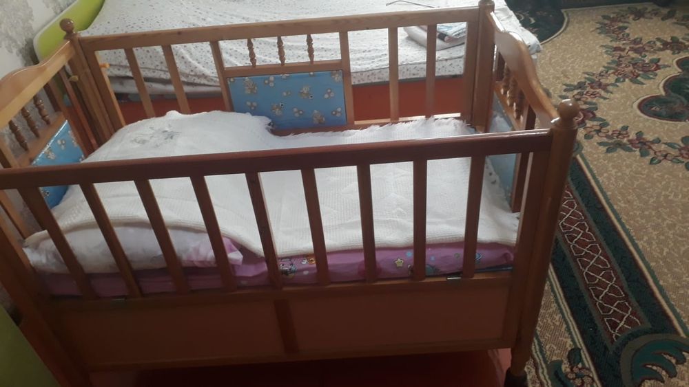 Продаю  манеж в хорошем состоянии