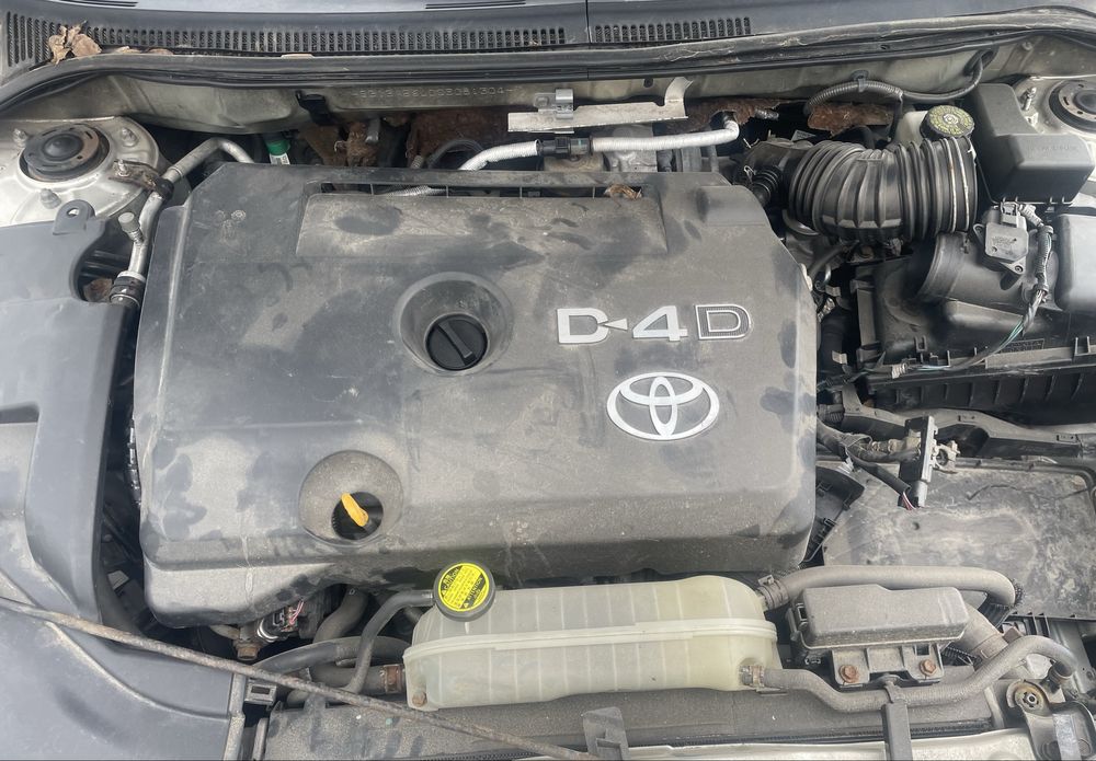 Toyota Avensis 2.2 d 150 к. с на части
