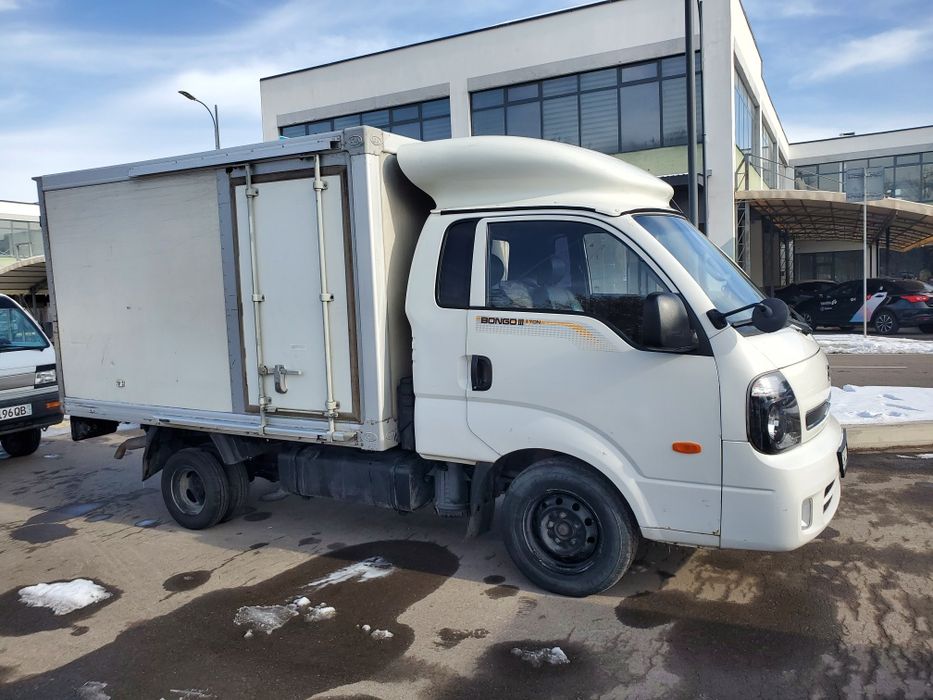 Киа Бонго 1т 2012й  165000км