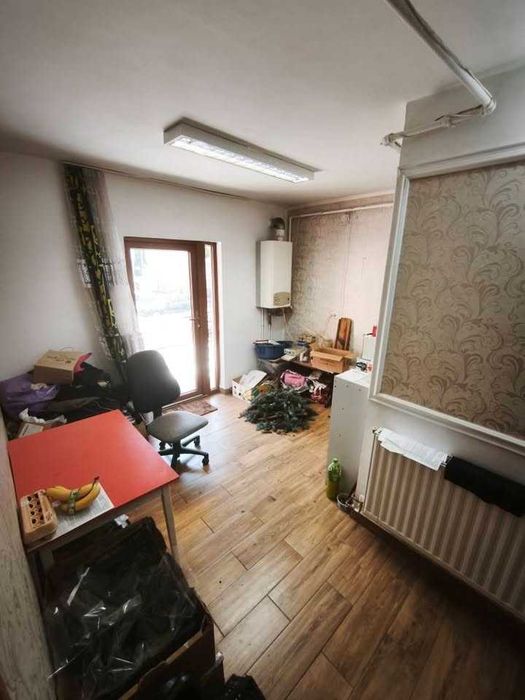 Spatiu Comercial / Apartament cu 4 camere PARTER, 83 mp, 4 intrari - Salonta