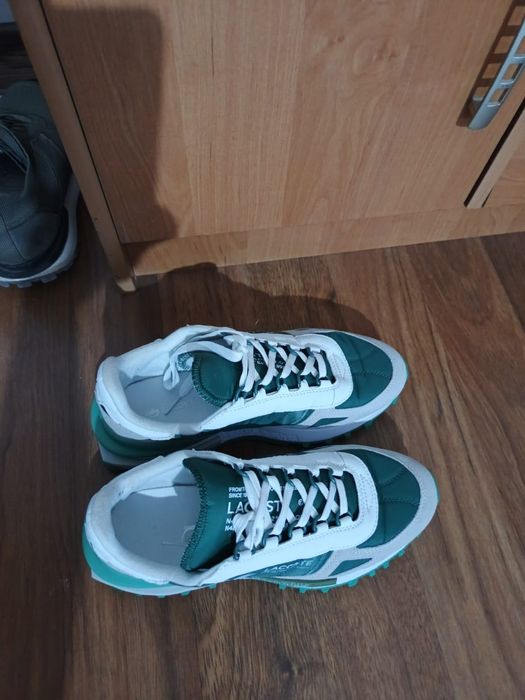 Продам новые кросовки