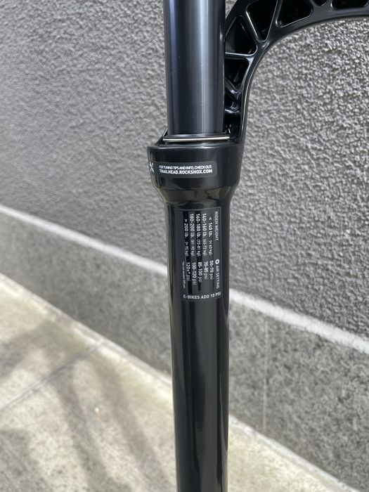 Вилка Rock Shox 29