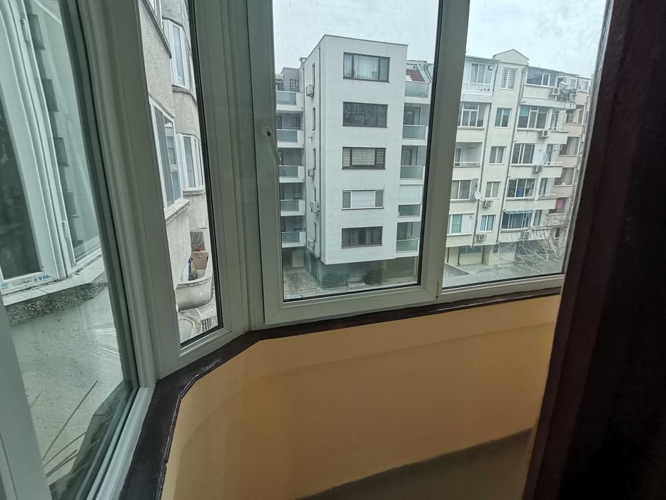 Дава се под наем Двустаен апартамент в Бургас, Възраждане - 78 кв.м за 200 € - Снимка #23