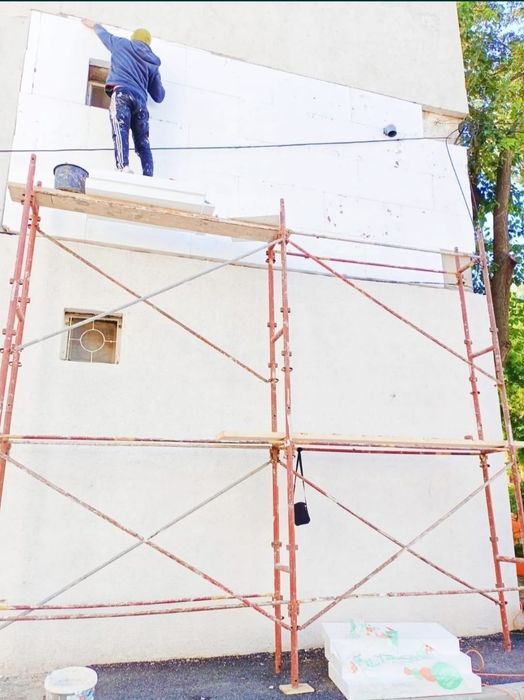 Schelă  vând pe roți cu frâne se mișcă ușor 5 m înălțime , 2 metri/ 1,